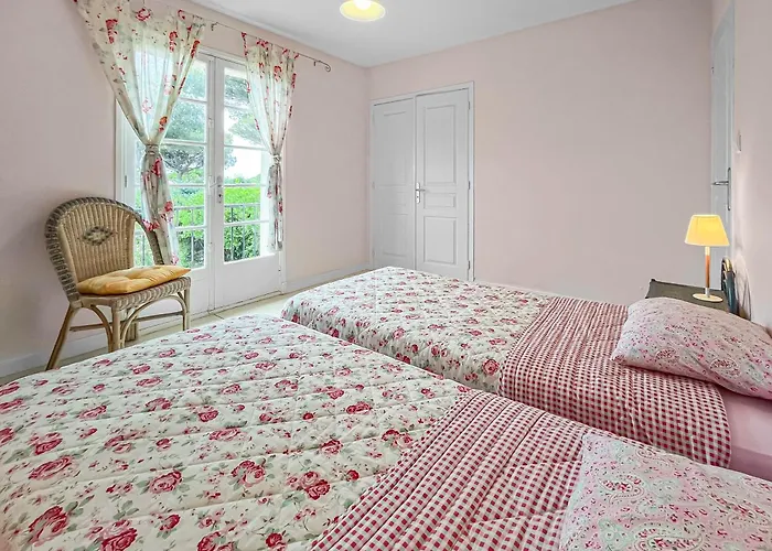 Дом отдыха Oasis Familiale Pres Des Plages *