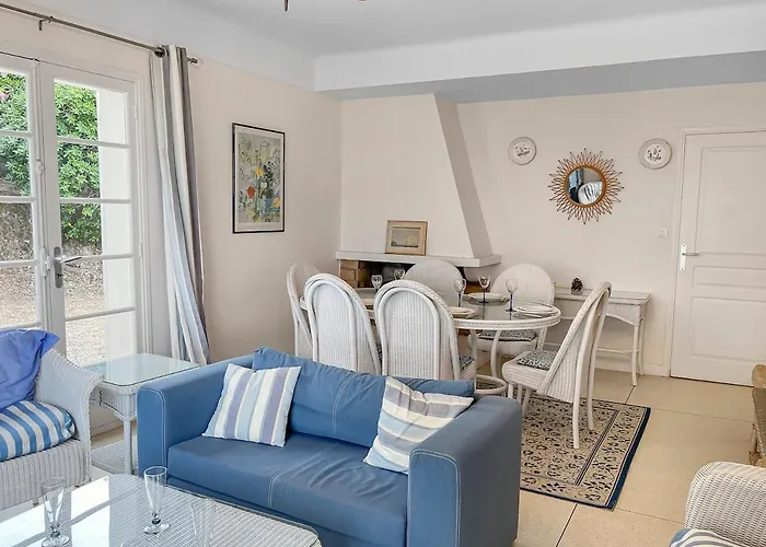 Дом отдыха Oasis Familiale Pres Des Plages