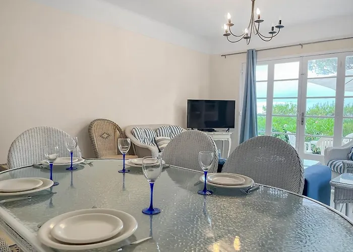 Oasis Familiale Pres Des Plages Дом отдыха